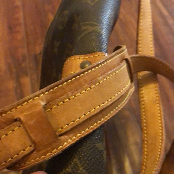 LouisVuittonSaumur shoulder crossbody 35 bag - Picture 5 of 17